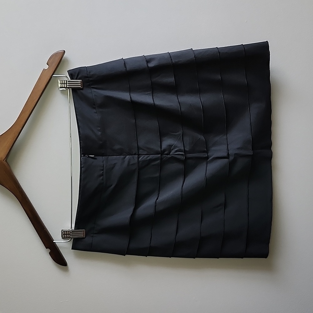 BCBGMAXAZRIA Black waterfall layered criss cross mini skirt - Picture 7 of 10